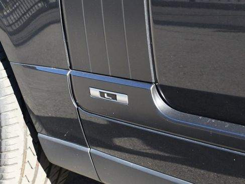 Used 2018 Land Rover Range Rover Long Wheelbase Supercharged image 4