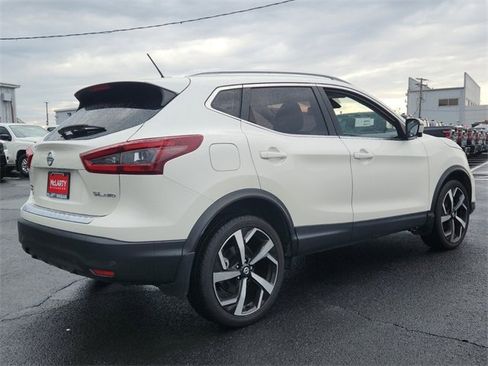 Certified 2022 Nissan Rogue Sport SL w/ Premium Package image 3