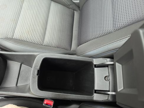 Used 2025 Chevrolet Trax LT FWD image 25