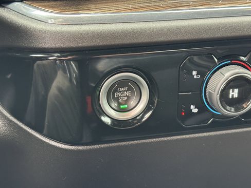 Used 2023 Chevrolet Silverado 1500 LT image 30