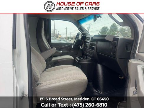 Used 2017 Chevrolet Express 3500 RWD image 22
