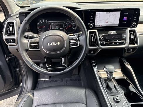 Used 2023 Kia Sorento S w/ Panoramic Sunroof Package AWD/4WD image 18