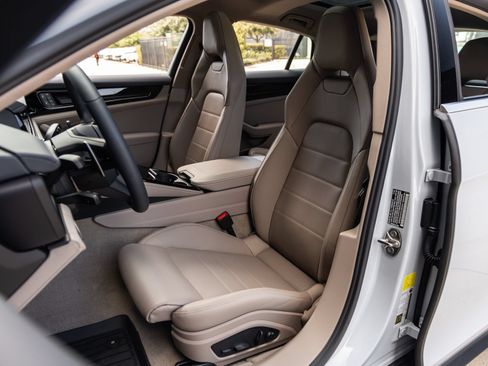 Certified 2026 Porsche Panamera RWD image 5