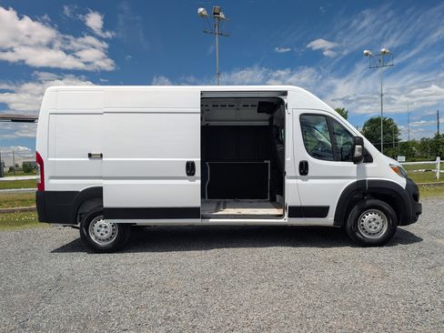 Used 2026 RAM ProMaster 2500 w/ Convenience Group FWD image 5