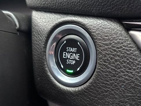 Used 2024 Cadillac XT4 Premium Luxury image 19