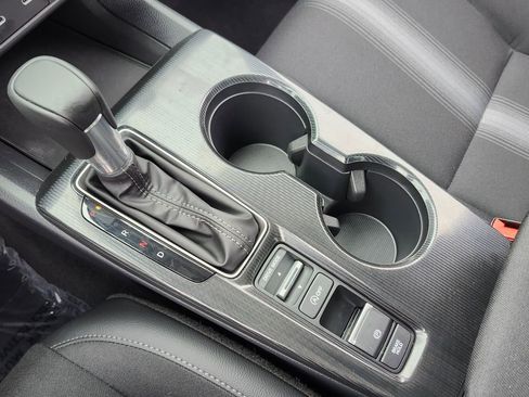 Used 2025 Honda Civic Sport image 25