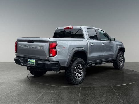 Used 2026 Chevrolet Colorado ZR2 w/ Technology Package AWD/4WD image 9