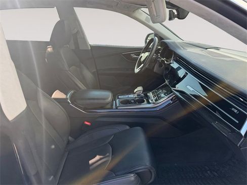 Used 2024 Audi Q8 Prestige image 15