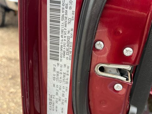 Used 2017 RAM 2500 Tradesman w/ Chrome Appearance Group image 19