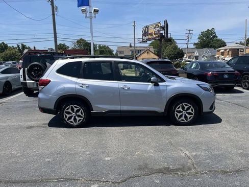 Used 2024 Subaru Forester Premium AWD/4WD image 11