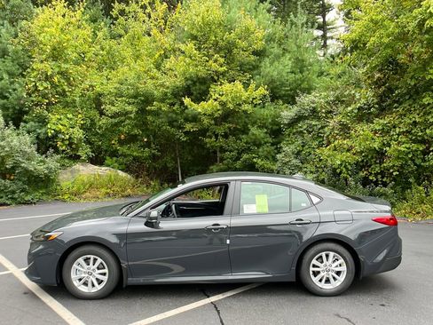 New 2026 Toyota Camry LE w/ Convenience Package image 2