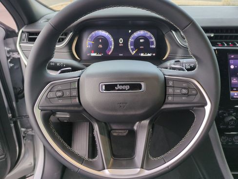 New 2025 Jeep Grand Cherokee Laredo X image 9