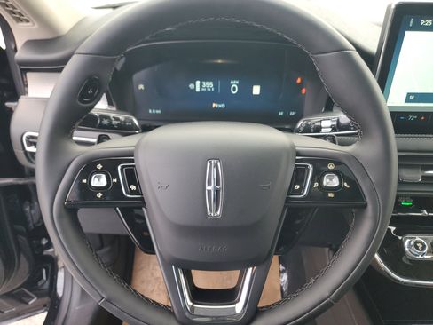 New 2026 Lincoln Corsair Premiere image 16