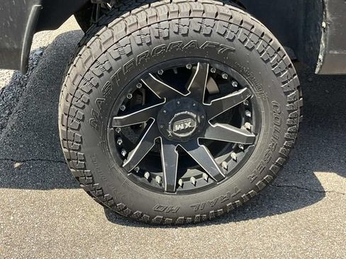 Used 2017 RAM 1500 Express AWD/4WD image 11