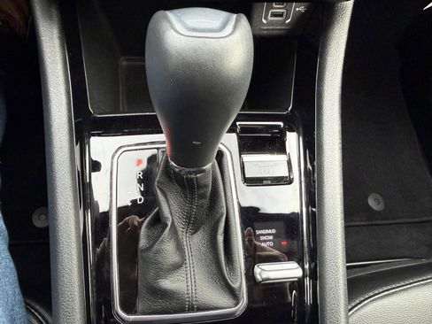 Used 2025 Jeep Compass Limited image 25