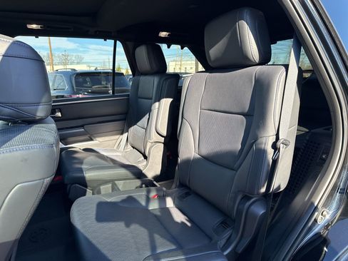 Used 2025 Toyota Sequoia Platinum image 13