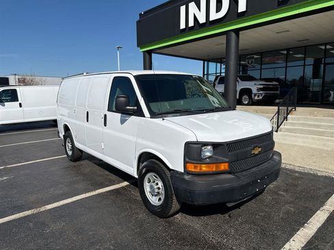 Used 2012 Chevrolet Express 2500 image 2