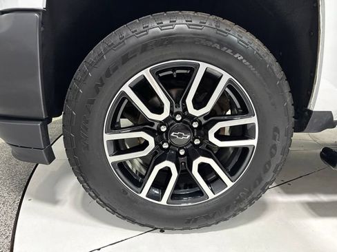 Used 2017 Chevrolet Silverado 1500 W/T w/ Trailering Package AWD/4WD image 6