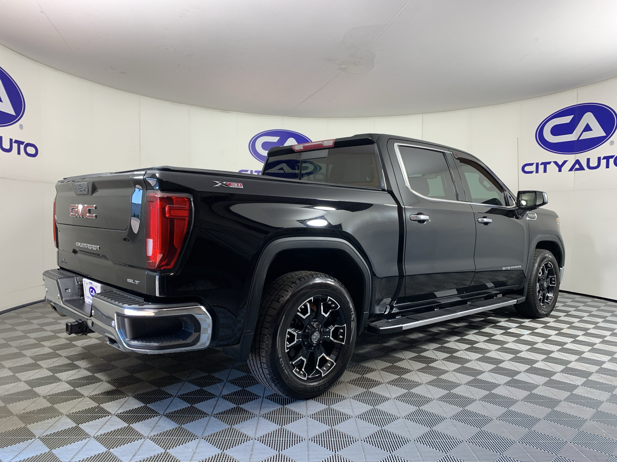 Used 2021 GMC Sierra 1500 SLT w/ SLT Premium Package AWD/4WD image 3