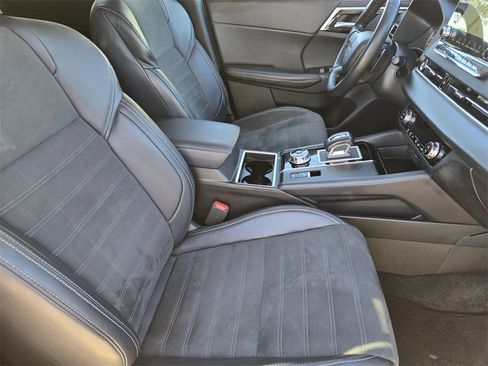 Used 2024 Mitsubishi Outlander SE Black Edition image 19