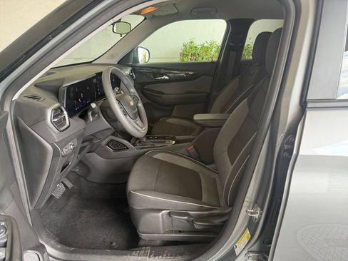 Used 2025 Chevrolet TrailBlazer LT FWD image 45