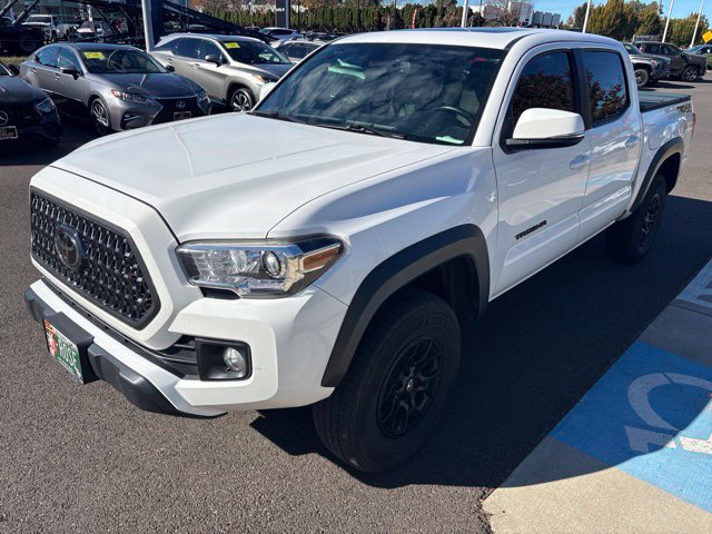 Used 2019 Toyota Tacoma TRD Off-Road w/ TRD Premium Off Road Package AWD/4WD image 4