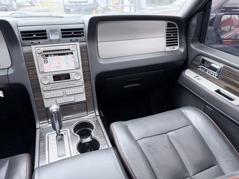 Used 2007 Lincoln Navigator 4WD image 18