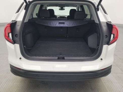 Used 2023 GMC Terrain SLE w/ Driver Convenience Package image 29