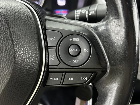 Used 2020 Toyota Corolla SE image 18