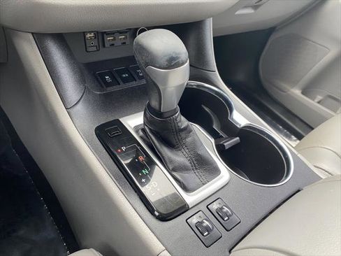 Certified 2019 Toyota Highlander XLE image 17