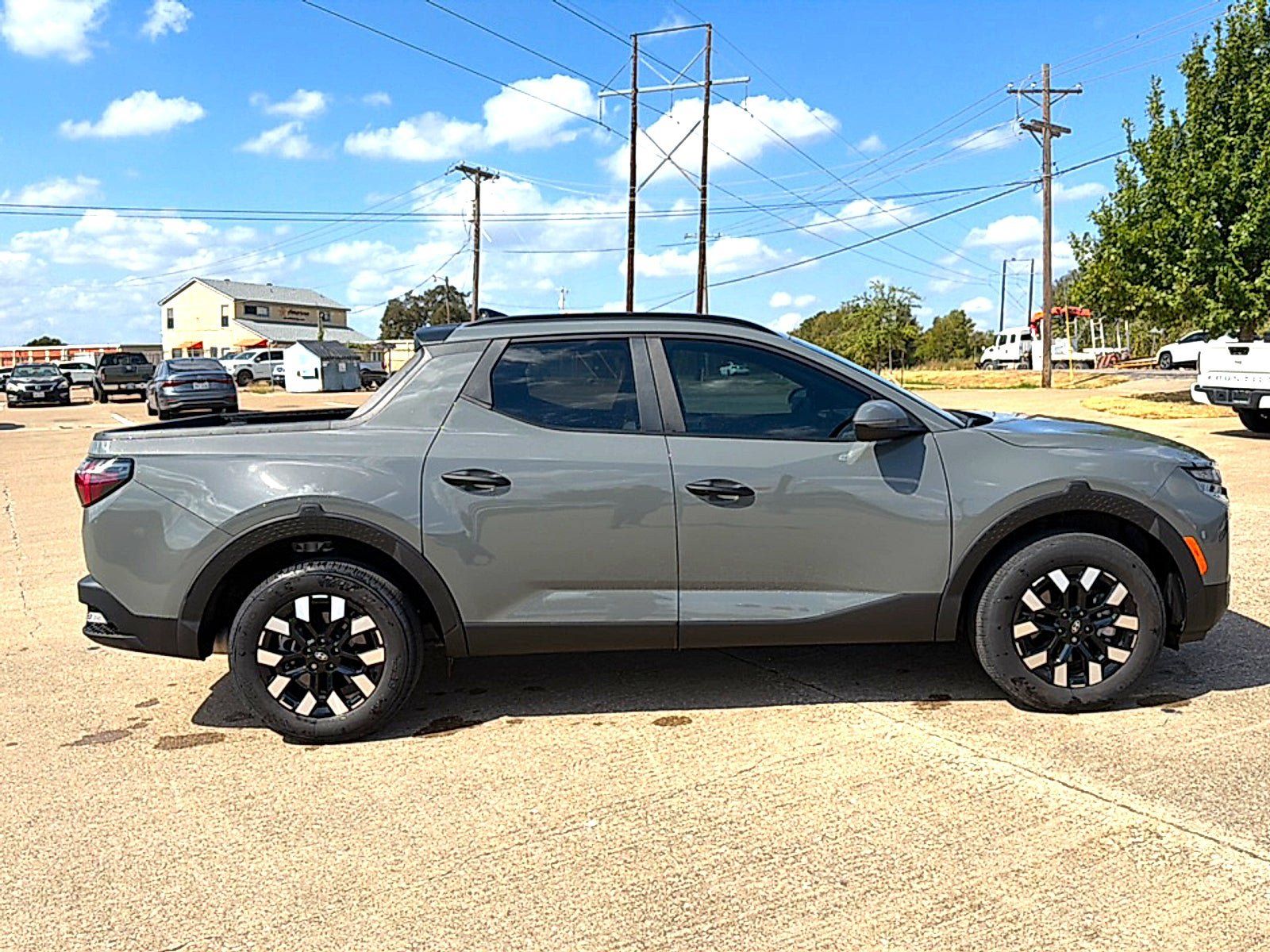 Used 2025 Hyundai Santa Cruz SEL FWD image 4
