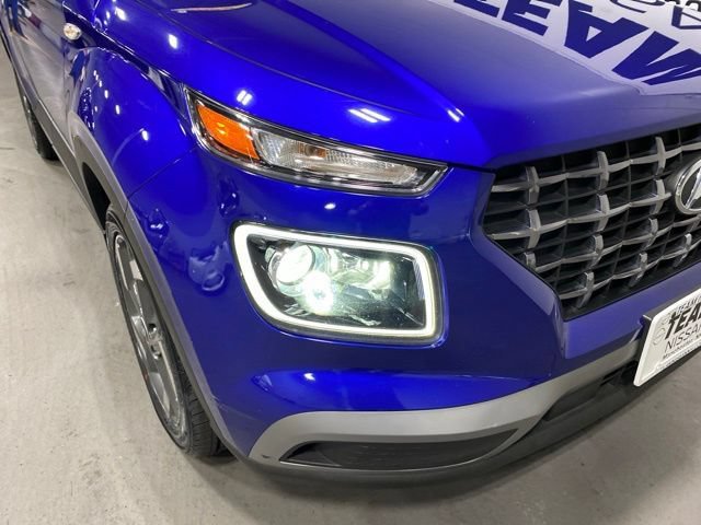 Used 2022 Hyundai Venue Limited FWD image 28