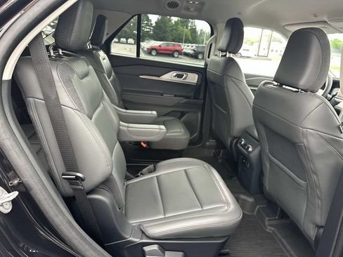 Used 2025 Ford Explorer Active w/ Active Comfort Package AWD/4WD image 25