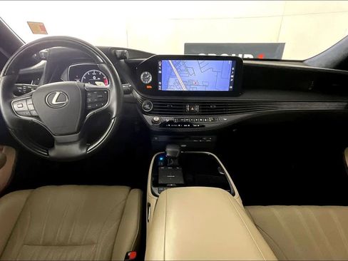 Used 2021 Lexus LS 500 w/ Interior Upgrade Package RWD image 14
