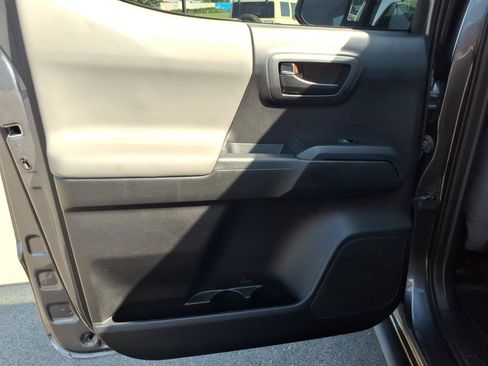 Used 2021 Toyota Tacoma SR w/ SR Convenience Package RWD image 13