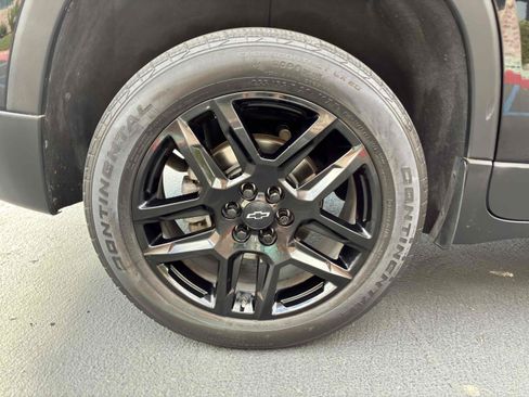 Used 2022 Chevrolet Traverse LS FWD image 13