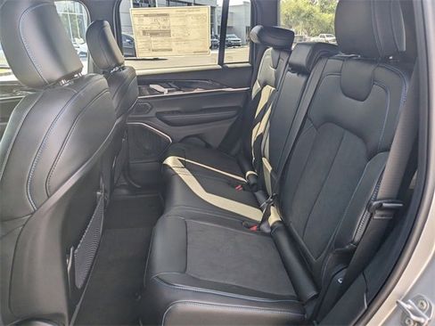 New 2025 Jeep Grand Cherokee Trailhawk image 13