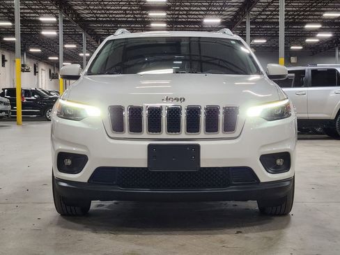 Used 2019 Jeep Cherokee Latitude Plus w/ Comfort/Convenience Group image 2