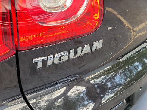 Used 2009 Volkswagen Tiguan S FWD image 7