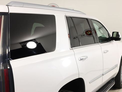 Used 2020 Cadillac Escalade Luxury AWD/4WD image 47