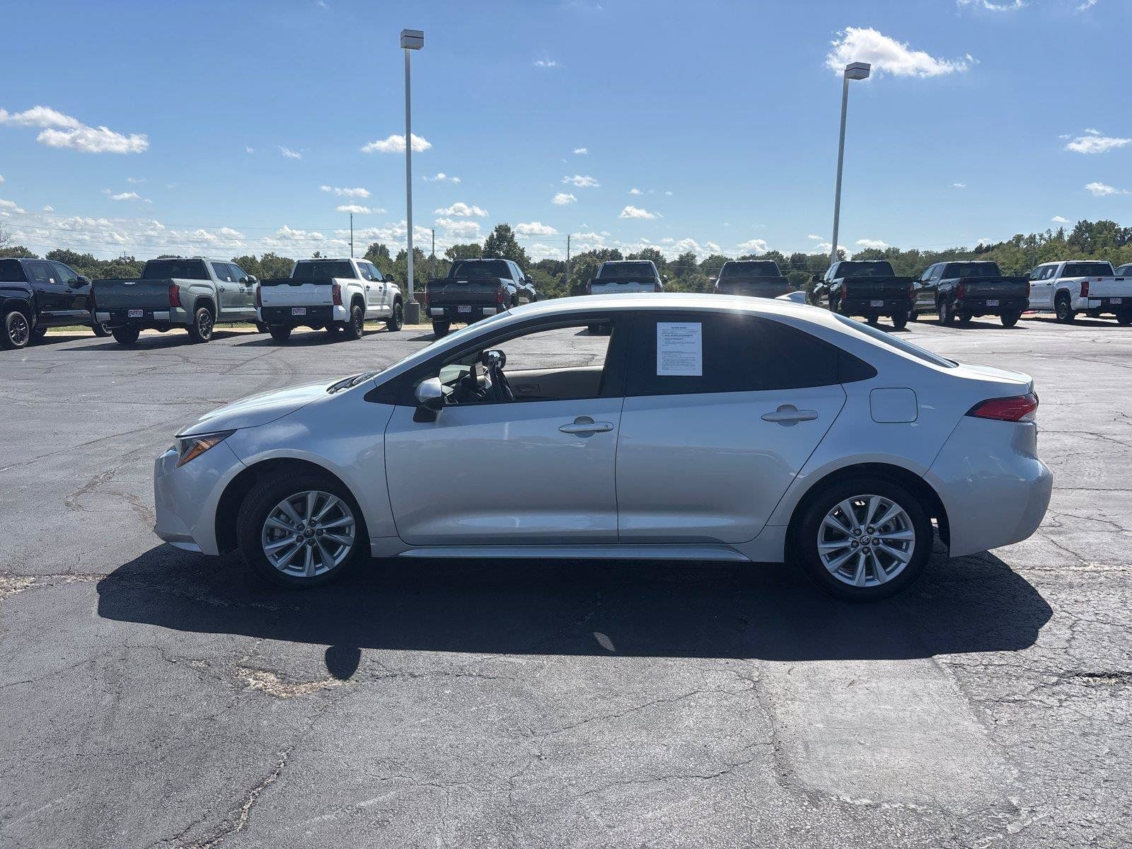Used 2026 Toyota Corolla LE w/ LE Premium Package FWD image 6