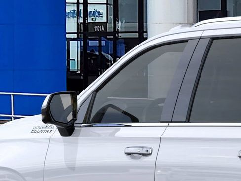 New 2026 Chevrolet Suburban High Country image 12