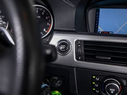 Used 2011 BMW 335i Convertible image 33