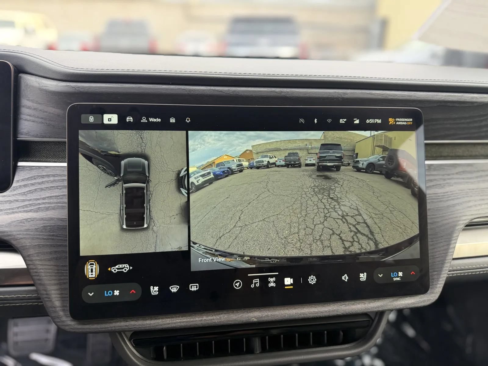 Used 2025 Rivian R1S Adventure Dual AWD/4WD image 36