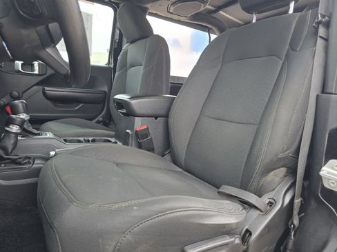 Used 2020 Jeep Wrangler Sport AWD/4WD image 21