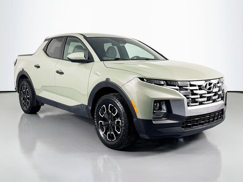 Used 2023 Hyundai Santa Cruz SE image 3