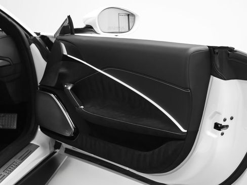 Certified 2023 Ferrari Roma RWD image 22