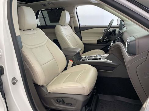 Used 2021 Ford Explorer Platinum w/ Equipment Group 601A AWD/4WD image 24