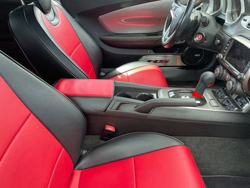 Used 2015 Chevrolet Camaro LT RWD image 7