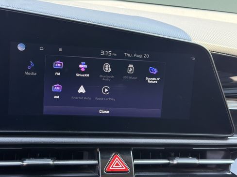Certified 2024 Kia Niro Wind FWD image 14